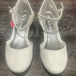 NWT Girls size 3 white dress shoes
